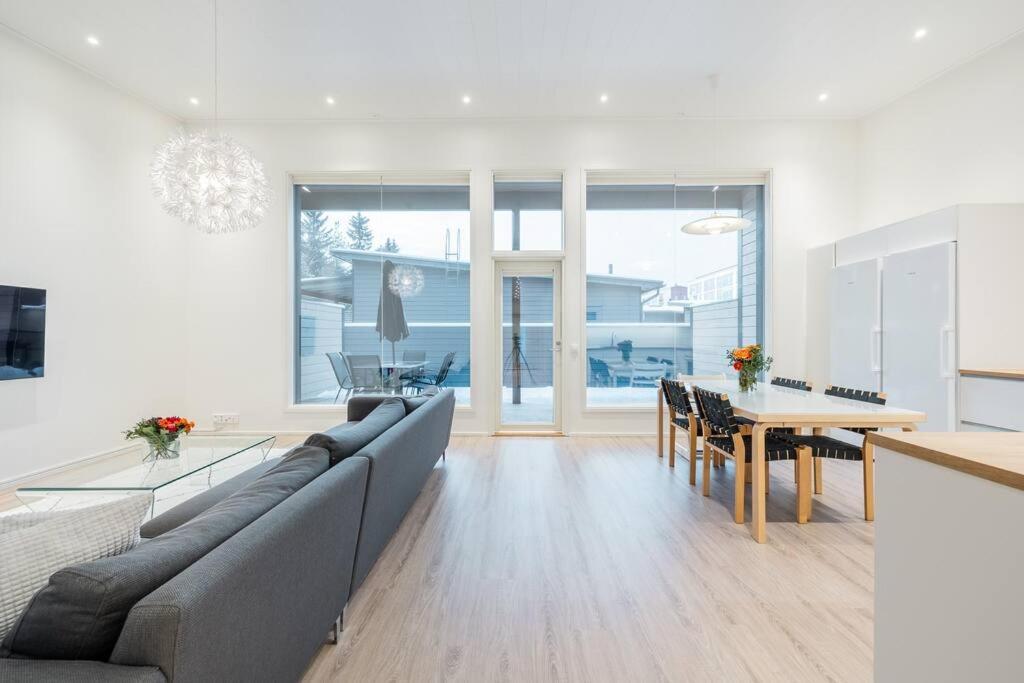 Valoisa Rivitalokolmio Rovaniemi Luaran gambar
